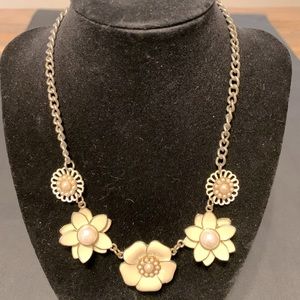 Beautiful BoHo style vintage necklace perfect for spring